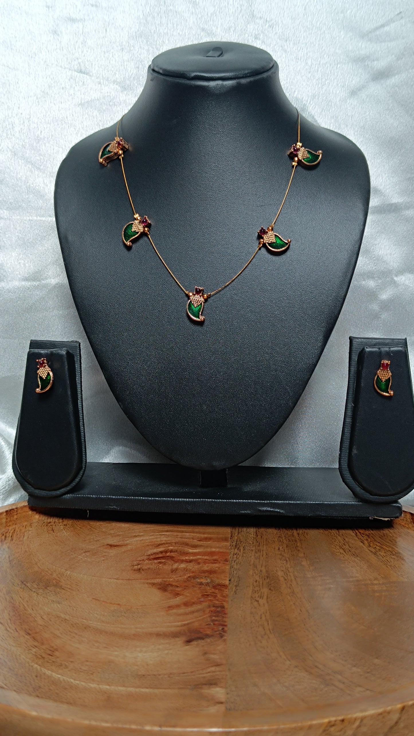 Invisible Mango Necklace with Stud IN1002